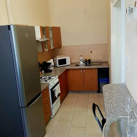 Center Luis Budapest